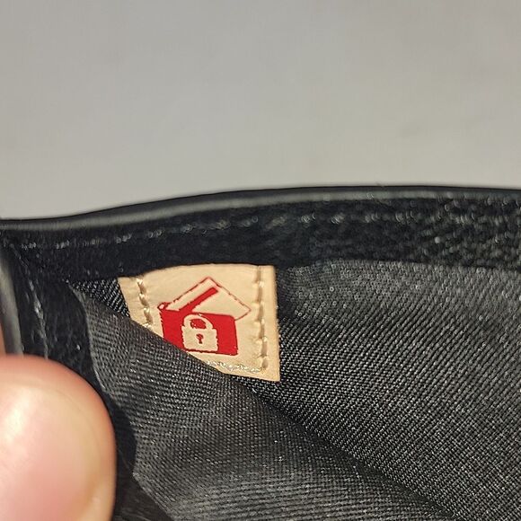 TUMI Delta Global - ID Lock Shielded Double Billfold Wallet - Picture 9 of 11